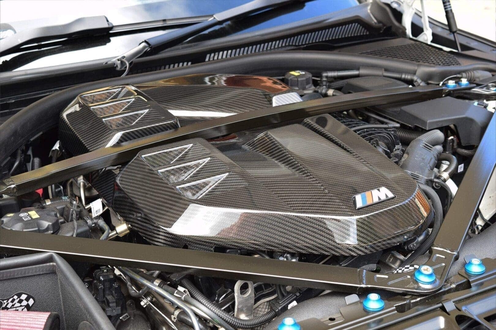 BMW_G82_Carbon_Fibre_Engine_Cover_NWM5_2nd-scaled